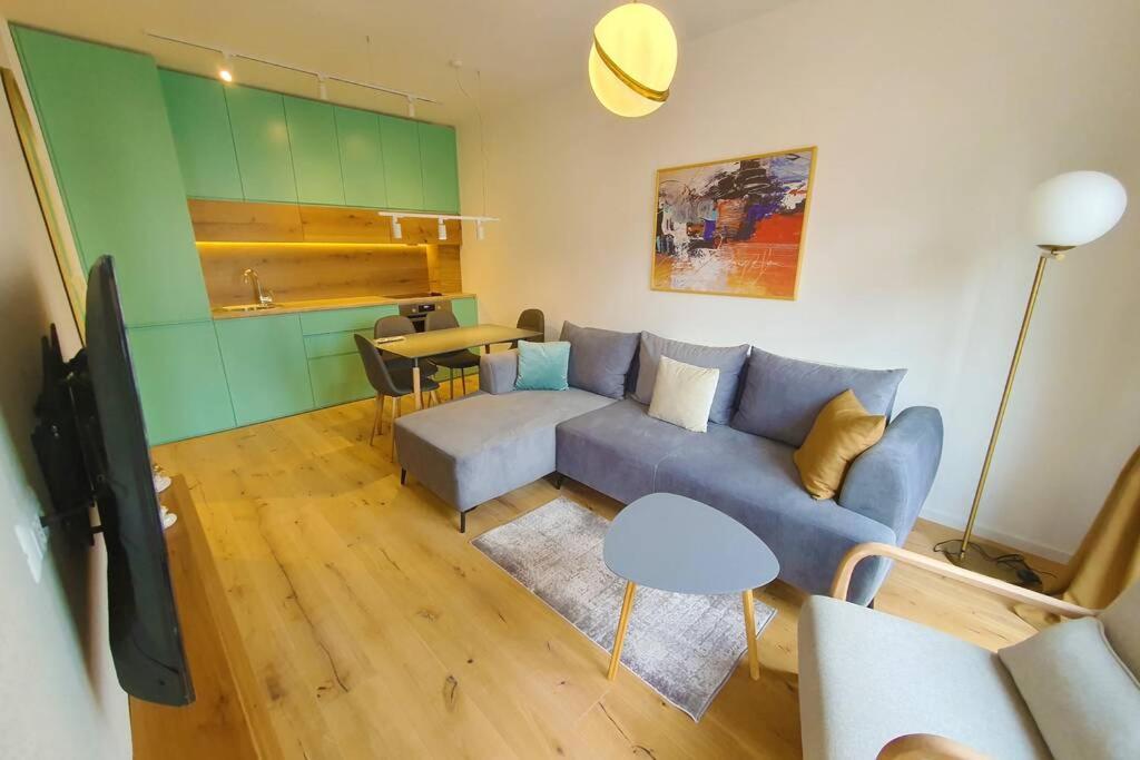 Luxury Green Apartment พริสตีนา ภายนอก รูปภาพ