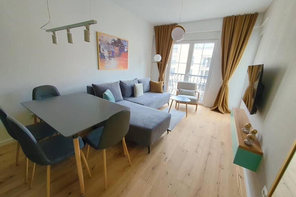 Luxury Green Apartment พริสตีนา ภายนอก รูปภาพ